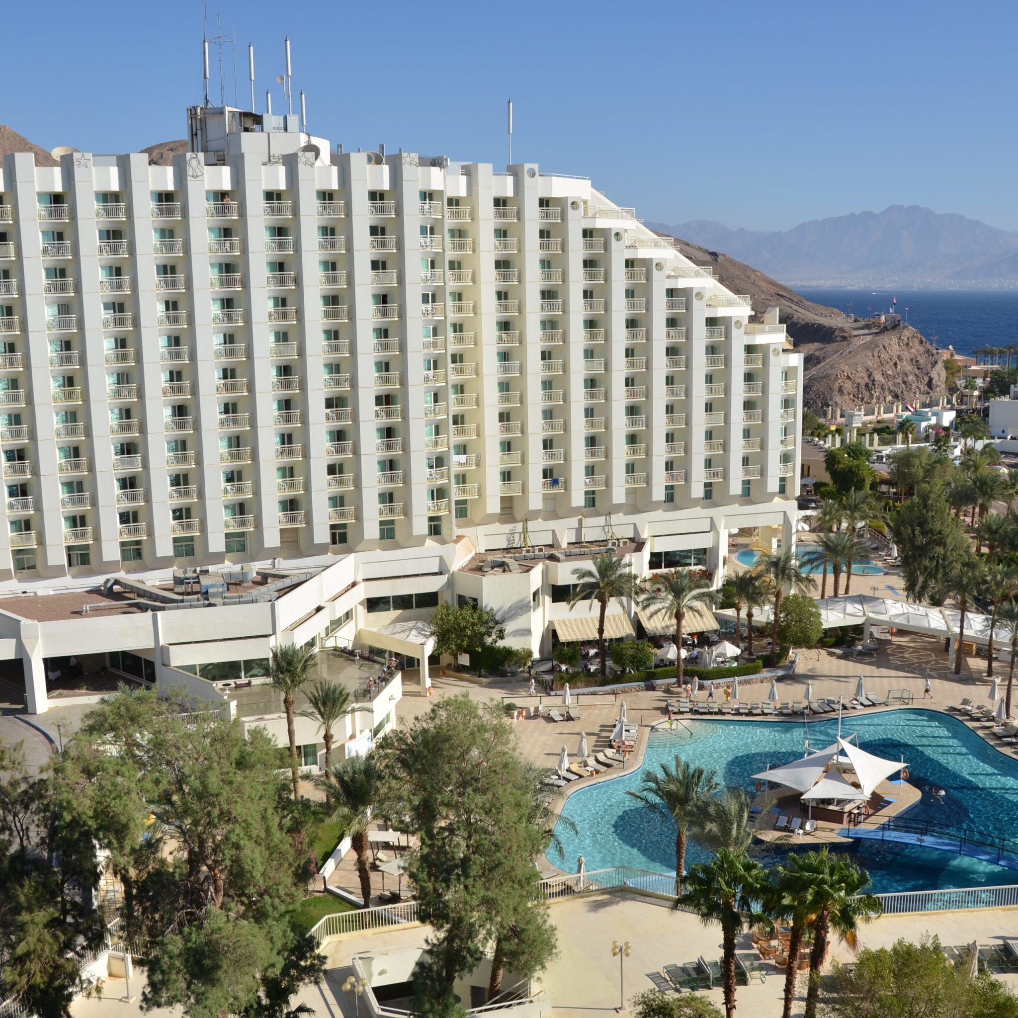 Hotel_Hilton_-_Taba_-_panoramio-scaled.jpg