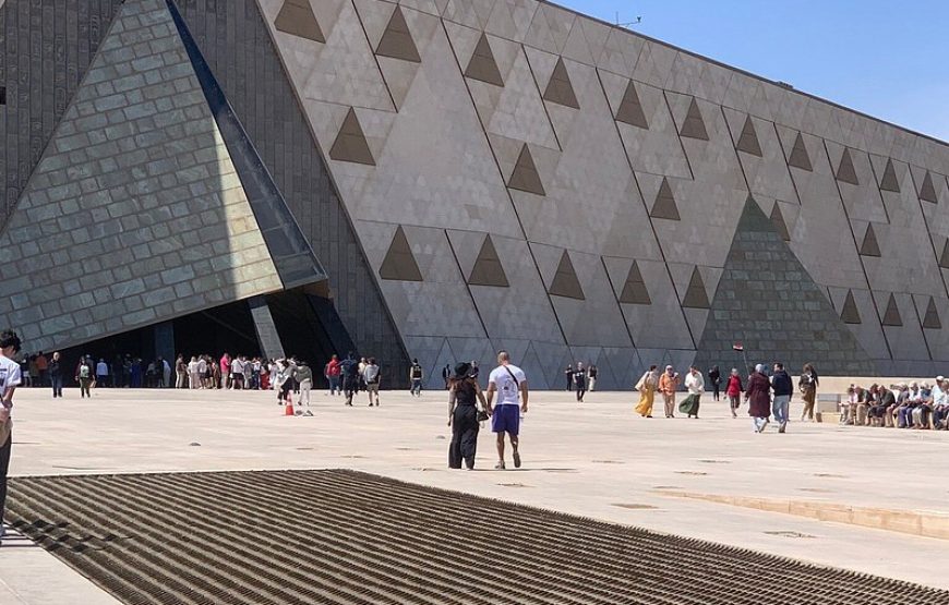 Private Tour to Giza pyramids & Grand Museum from Alexandria Port